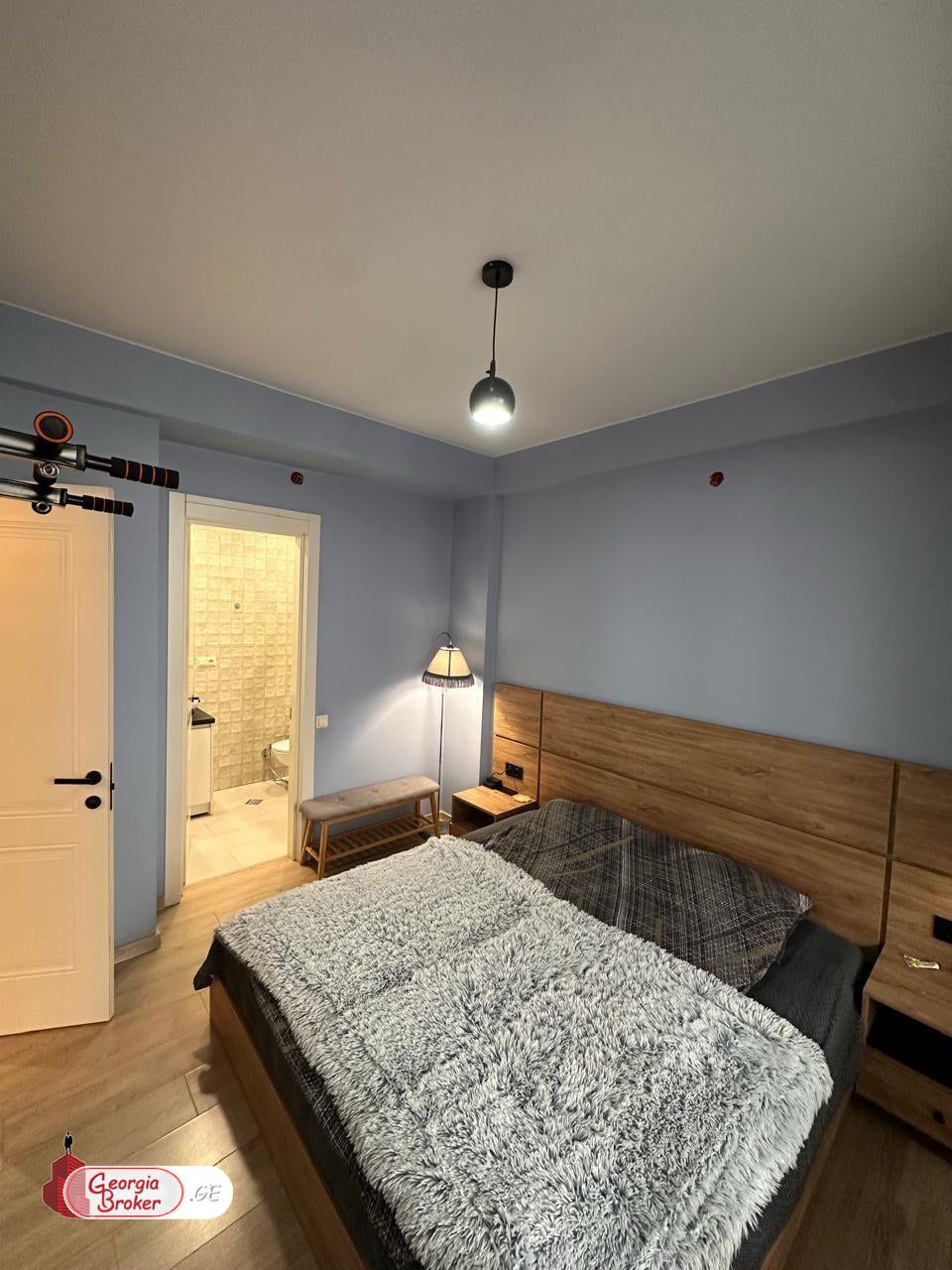 продается квартира с новым ремонтом 3-комнаты